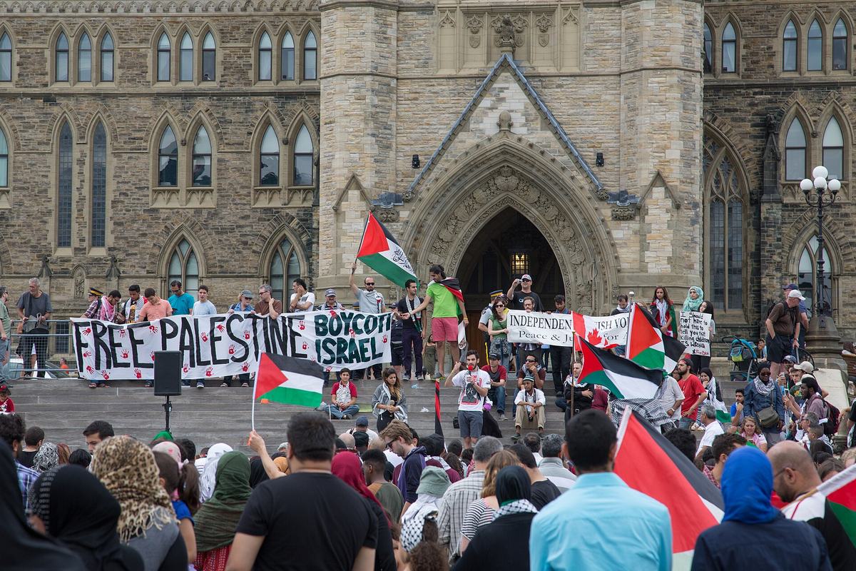 Des drapeaux palestiniens lors d’une action de solidarité en 2014